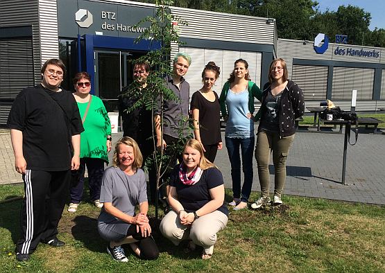 JobAct Baum pflanzen